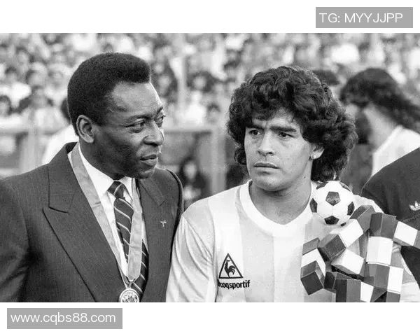 足球明星在赛场上的巅峰时刻展现魅力与风采的最佳瞬间回顾 足球明星在赛场上的巅峰时刻展现魅力与风采的最佳瞬间回顾